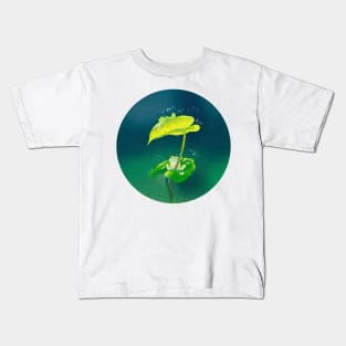 Minhwa: Green Frogs in Rainy Summer C Type (Korean traditional/folk art) Kids T-Shirt